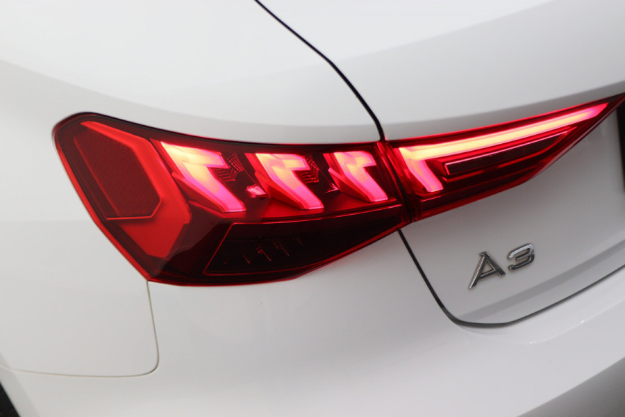 Audi A3 Sportback 30 TFSI Business edition Virtual Cockpit, Climate, Cruise, Apple Carplay, DAB, LED, Trekhaak, 17''