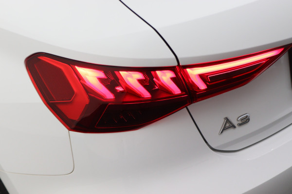 Audi A3 Sportback 30 TFSI Business edition Virtual Cockpit, Climate, Cruise, Apple Carplay, DAB, LED, Trekhaak, 17''
