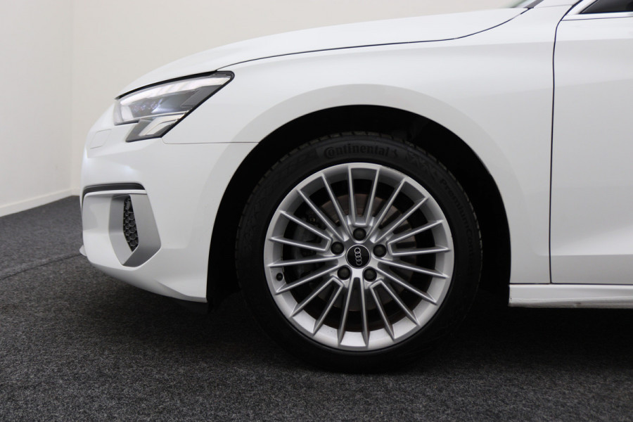 Audi A3 Sportback 30 TFSI Business edition Virtual Cockpit, Climate, Cruise, Apple Carplay, DAB, LED, Trekhaak, 17''