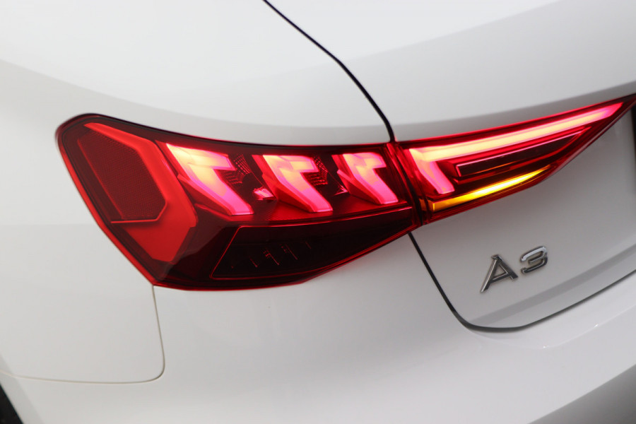 Audi A3 Sportback 30 TFSI Business edition Virtual Cockpit, Climate, Cruise, Apple Carplay, DAB, LED, Trekhaak, 17''