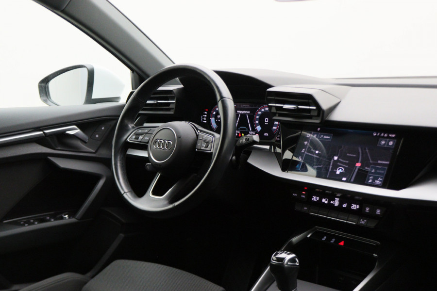 Audi A3 Sportback 30 TFSI Business edition Virtual Cockpit, Climate, Cruise, Apple Carplay, DAB, LED, Trekhaak, 17''