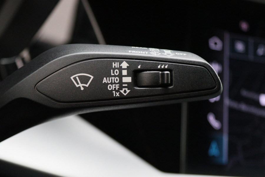 Audi A3 Sportback 30 TFSI Business edition Virtual Cockpit, Climate, Cruise, Apple Carplay, DAB, LED, Trekhaak, 17''