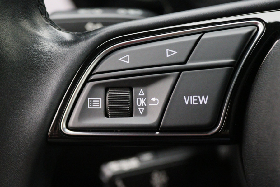Audi A3 Sportback 30 TFSI Business edition Virtual Cockpit, Climate, Cruise, Apple Carplay, DAB, LED, Trekhaak, 17''