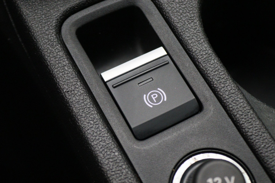 Audi A3 Sportback 30 TFSI Business edition Virtual Cockpit, Climate, Cruise, Apple Carplay, DAB, LED, Trekhaak, 17''