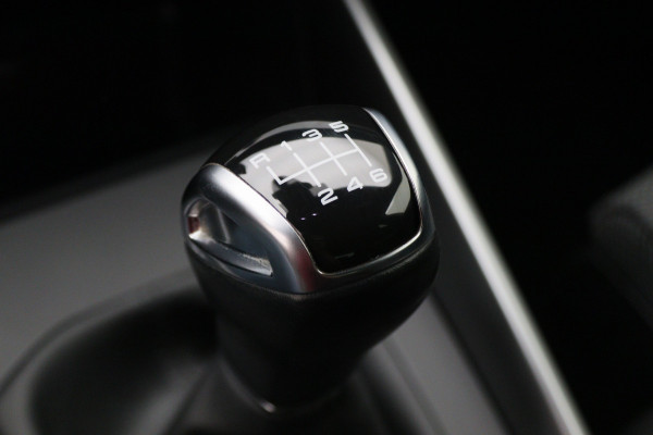 Audi A3 Sportback 30 TFSI Business edition Virtual Cockpit, Climate, Cruise, Apple Carplay, DAB, LED, Trekhaak, 17''