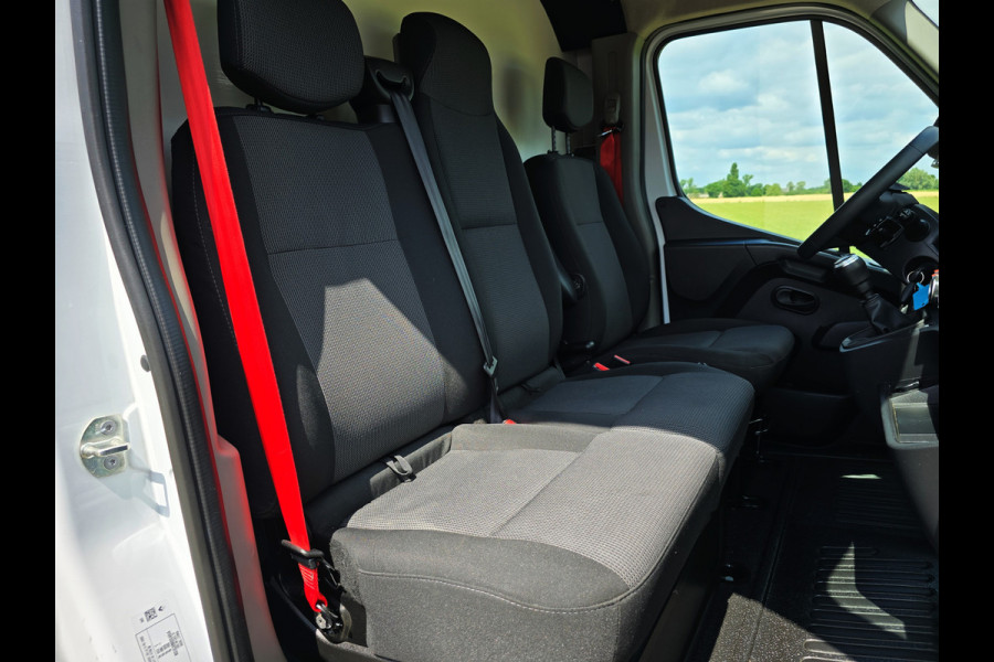 Renault Master T35 2.3 dCi Lowliner - 145 Pk - Euro 6 - Navi - ParkeerCamera - Airco - Cruise Control