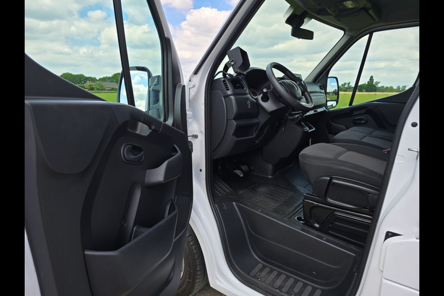 Renault Master T35 2.3 dCi Lowliner - 145 Pk - Euro 6 - Navi - ParkeerCamera - Airco - Cruise Control