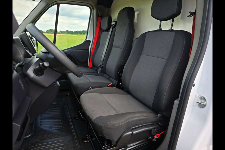 Renault Master T35 2.3 dCi Lowliner - 145 Pk - Euro 6 - Navi - ParkeerCamera - Airco - Cruise Control