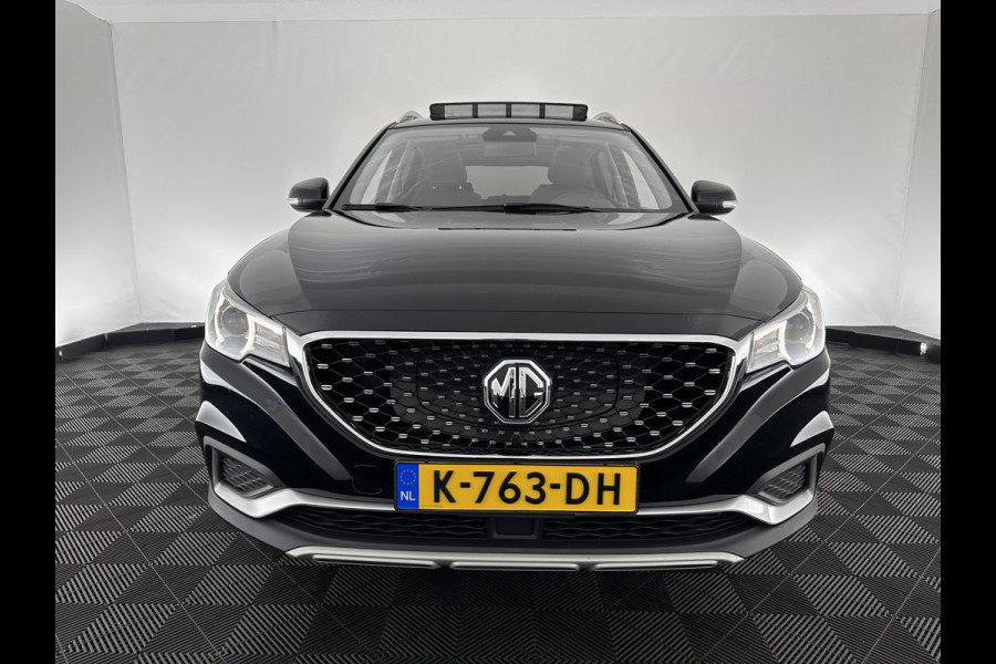 MG ZS EV Luxury 45 kWh (INCL-BTW) *PANO | FULL-LEATHER | CCS-FASTLOADER | KEYLESS | NAVI-FULLMAP | ADAPTIVE-CRUISE | CAMERA | HEATED-SPORTSEATS | CARPLAY | BLINDSPOT | DAB | LANE-ASSIST | 17"ALU*