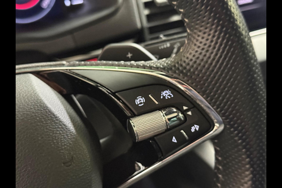 Škoda Karoq 2.0 TSI 4x4 Sportline Business | BTW | Nardo | Pano | Keyless | Trekhaak | 360 Camera | Sfeerverlichting