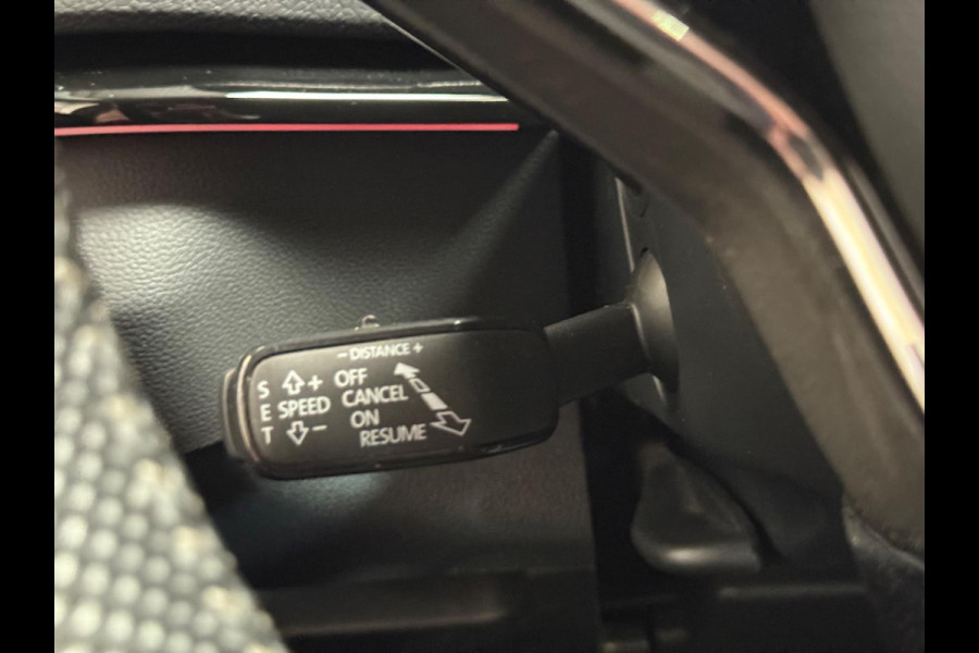 Škoda Karoq 2.0 TSI 4x4 Sportline Business | BTW | Nardo | Pano | Keyless | Trekhaak | 360 Camera | Sfeerverlichting