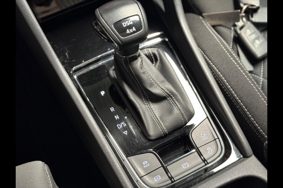 Škoda Karoq 2.0 TSI 4x4 Sportline Business | BTW | Nardo | Pano | Keyless | Trekhaak | 360 Camera | Sfeerverlichting