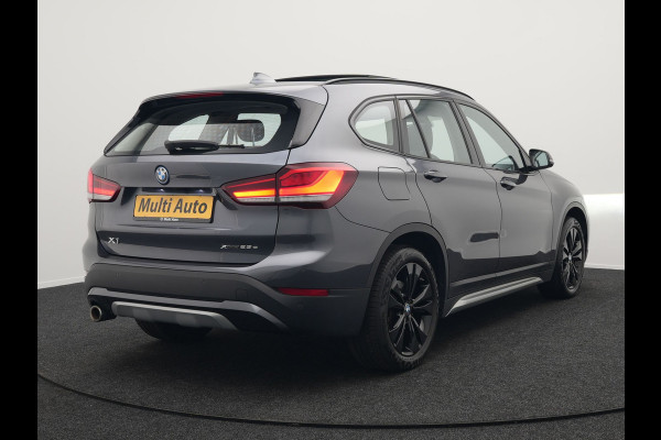 BMW X1 xDrive25e X Line Shadow Plug In Hybrid 221pk Dealer O.H. PHEV | Panodak | Sportstoelen Verwarmd | Sfeerverlichting | Head Up | Navigatie | Cruise Control | LED Koplampen | M-Stuur | Stoelverwarming | DAB |