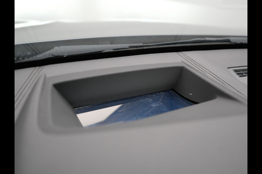 BMW X1 xDrive25e X Line Shadow Plug In Hybrid 221pk Dealer O.H. PHEV | Panodak | Sportstoelen Verwarmd | Sfeerverlichting | Head Up | Navigatie | Cruise Control | LED Koplampen | M-Stuur | Stoelverwarming | DAB |