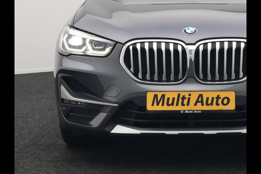BMW X1 xDrive25e X Line Shadow Plug In Hybrid 221pk Dealer O.H. PHEV | Panodak | Sportstoelen Verwarmd | Sfeerverlichting | Head Up | Navigatie | Cruise Control | LED Koplampen | M-Stuur | Stoelverwarming | DAB |
