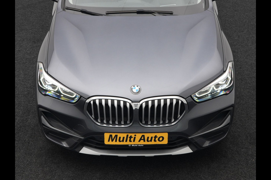 BMW X1 xDrive25e X Line Shadow Plug In Hybrid 221pk Dealer O.H. PHEV | Panodak | Sportstoelen Verwarmd | Sfeerverlichting | Head Up | Navigatie | Cruise Control | LED Koplampen | M-Stuur | Stoelverwarming | DAB |