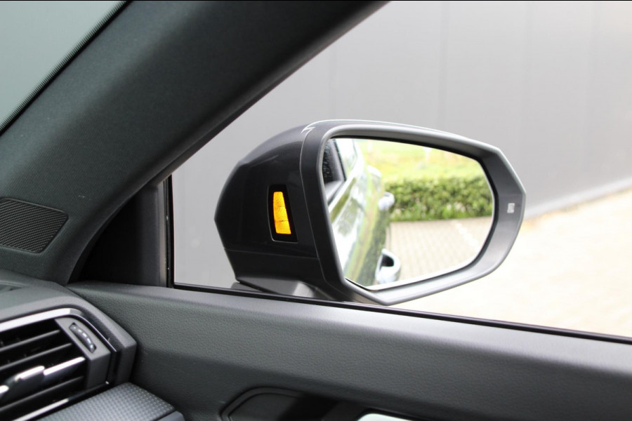 Audi Q3 Sportback 45 TFSI e S-line | Pano | Leder | ACC | Camera