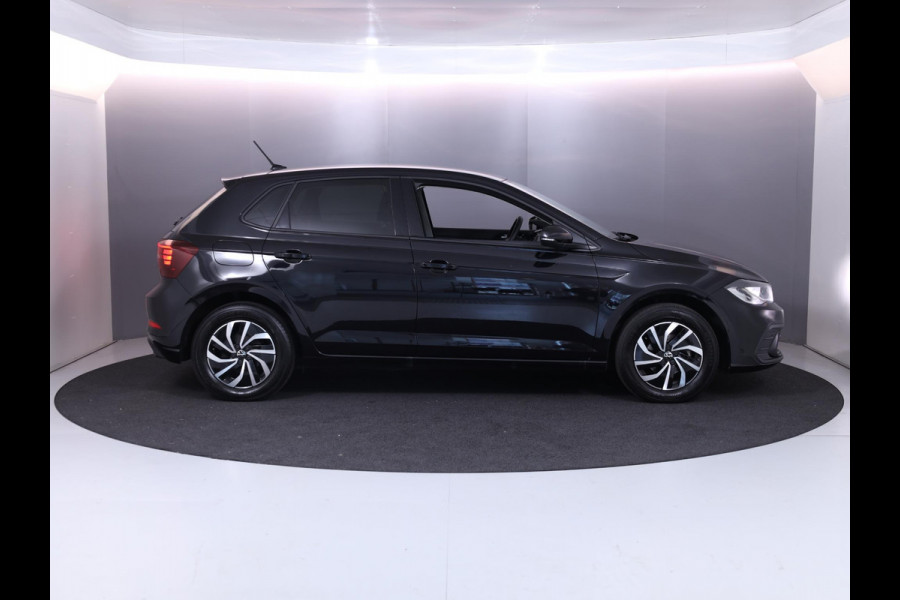 Volkswagen Polo 1.0 TSI Life Edition 95 pk Automaat (DSG) | Verlengde garantie | Navigatie via App | Parkeersensoren achter | Achteruitrijcamera | Adaptieve cruise control | LED koplampen |