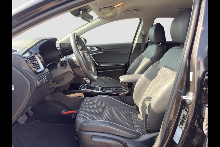 Kia Ceed Sportswagon 1.5 T-GDi DynamicPlusLine Automaat | Navi | Clima | Cruise | Stoel & Stuurverwarming | Camera | Apple Carplay & Android Auto |