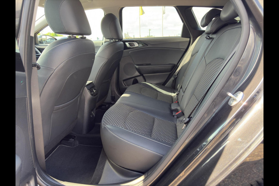 Kia Ceed Sportswagon 1.5 T-GDi DynamicPlusLine Automaat | Navi | Clima | Cruise | Stoel & Stuurverwarming | Camera | Apple Carplay & Android Auto |