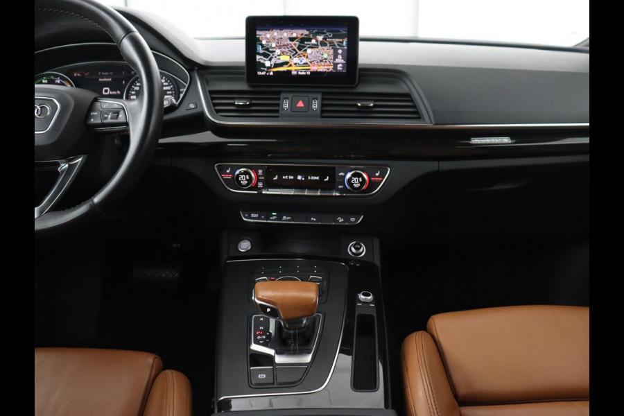 Audi Q5 50 TFSIe quattro S edition | Leder | Luchtvering | Stoelverwarming | Trekhaak | Full LED | Keyless | Navigatie | Sportstoelen