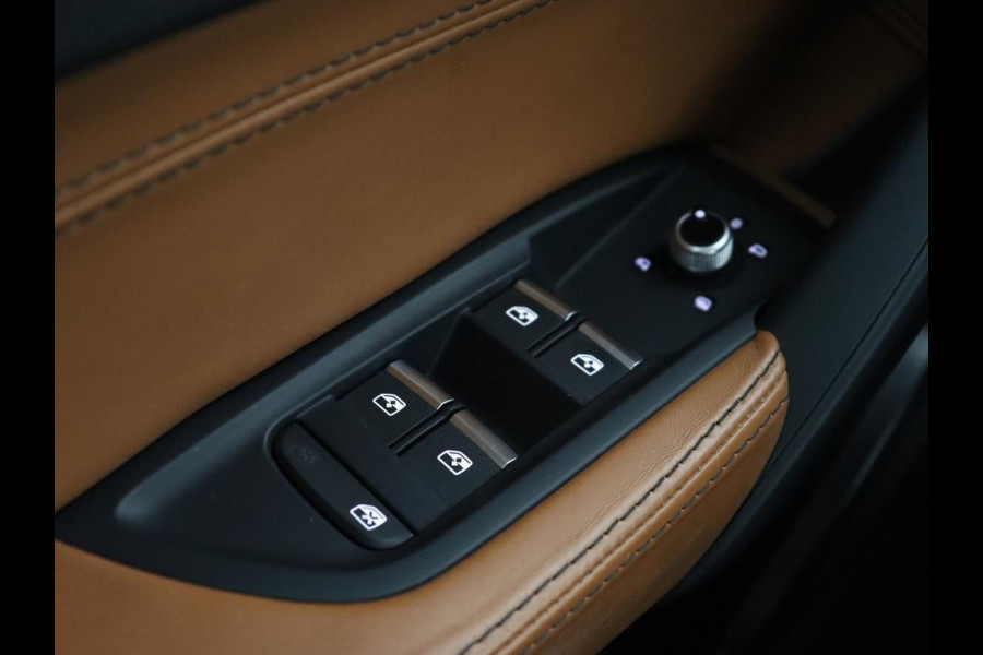 Audi Q5 50 TFSIe quattro S edition | Leder | Luchtvering | Stoelverwarming | Trekhaak | Full LED | Keyless | Navigatie | Sportstoelen