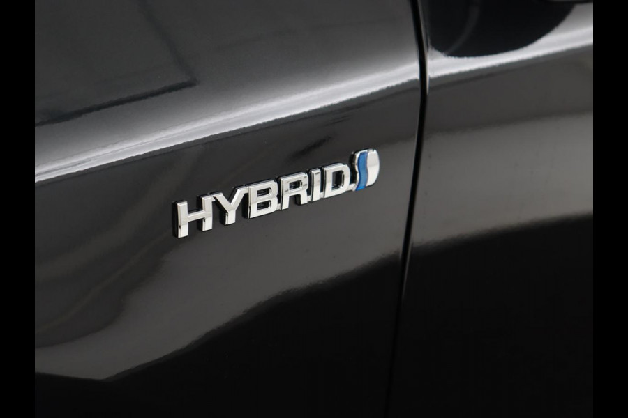 Toyota Corolla 1.8 Hybrid Business Plus | Stoelverwarming | Camera | Adaptive cruise | Carplay | Keyless | Full LED | Climate control | DAB | Bluetooth