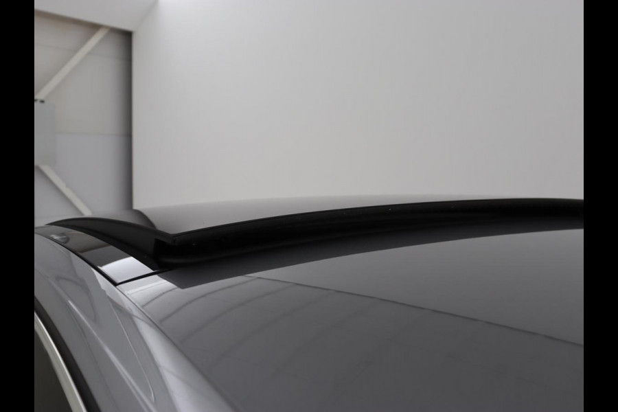 Volkswagen Arteon 2.0 TDI Elegance | Panoramadak | Stoelverwarming | Camera | Leder/Alcantara | Virtual Cockpit | Adaptive cruise | Keyless | LED Plus | Carplay | Navigatie
