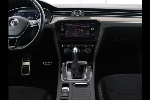 Volkswagen Arteon 2.0 TDI Elegance | Panoramadak | Stoelverwarming | Camera | Leder/Alcantara | Virtual Cockpit | Adaptive cruise | Keyless | LED Plus | Carplay | Navigatie