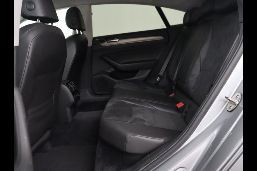 Volkswagen Arteon 2.0 TDI Elegance | Panoramadak | Stoelverwarming | Camera | Leder/Alcantara | Virtual Cockpit | Adaptive cruise | Keyless | LED Plus | Carplay | Navigatie