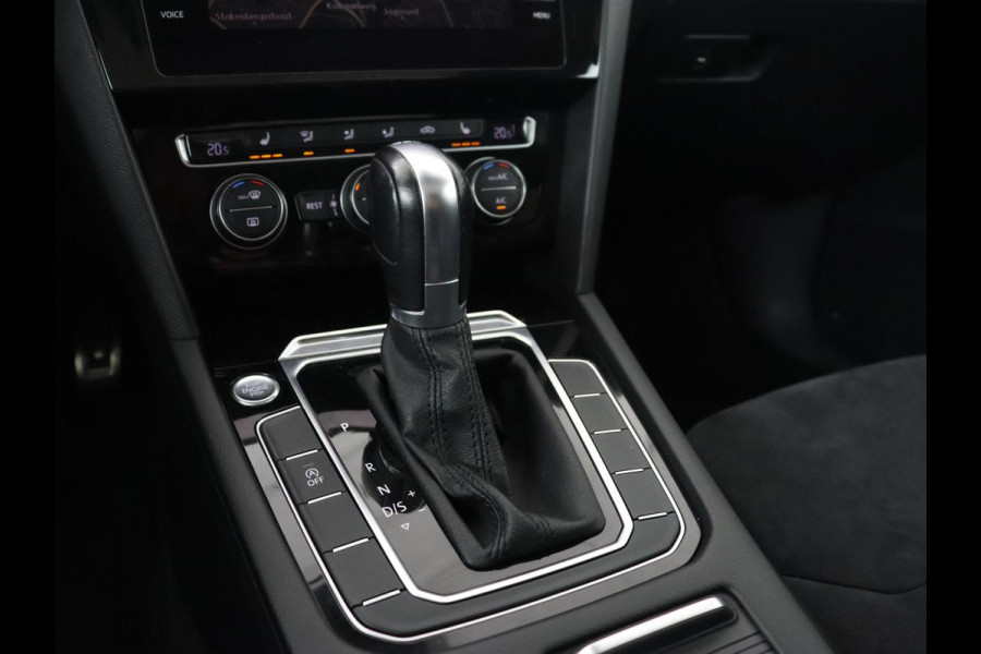 Volkswagen Arteon 2.0 TDI Elegance | Panoramadak | Stoelverwarming | Camera | Leder/Alcantara | Virtual Cockpit | Adaptive cruise | Keyless | LED Plus | Carplay | Navigatie