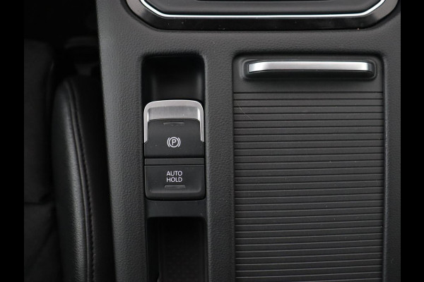 Volkswagen Arteon 2.0 TDI Elegance | Panoramadak | Stoelverwarming | Camera | Leder/Alcantara | Virtual Cockpit | Adaptive cruise | Keyless | LED Plus | Carplay | Navigatie