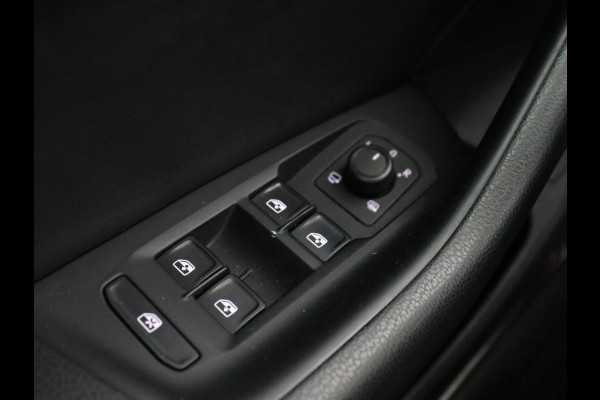 Volkswagen Arteon 2.0 TDI Elegance | Panoramadak | Stoelverwarming | Camera | Leder/Alcantara | Virtual Cockpit | Adaptive cruise | Keyless | LED Plus | Carplay | Navigatie