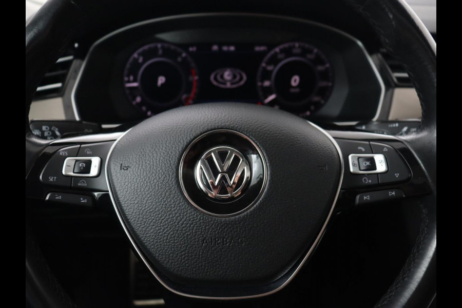Volkswagen Arteon 2.0 TDI Elegance | Panoramadak | Stoelverwarming | Camera | Leder/Alcantara | Virtual Cockpit | Adaptive cruise | Keyless | LED Plus | Carplay | Navigatie