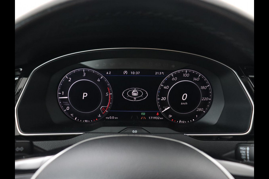 Volkswagen Arteon 2.0 TDI Elegance | Panoramadak | Stoelverwarming | Camera | Leder/Alcantara | Virtual Cockpit | Adaptive cruise | Keyless | LED Plus | Carplay | Navigatie