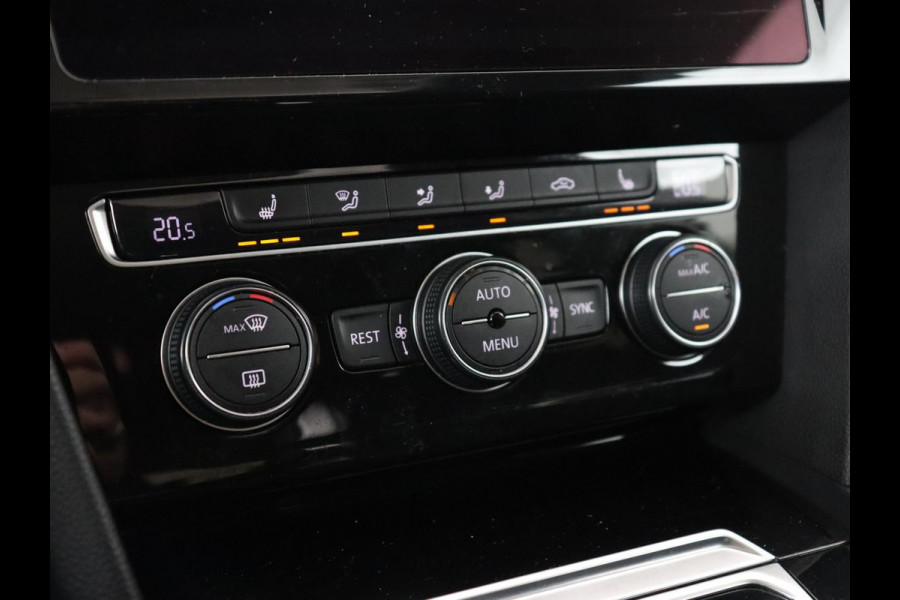 Volkswagen Arteon 2.0 TDI Elegance | Panoramadak | Stoelverwarming | Camera | Leder/Alcantara | Virtual Cockpit | Adaptive cruise | Keyless | LED Plus | Carplay | Navigatie