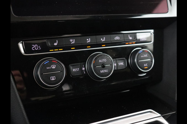 Volkswagen Arteon 2.0 TDI Elegance | Panoramadak | Stoelverwarming | Camera | Leder/Alcantara | Virtual Cockpit | Adaptive cruise | Keyless | LED Plus | Carplay | Navigatie