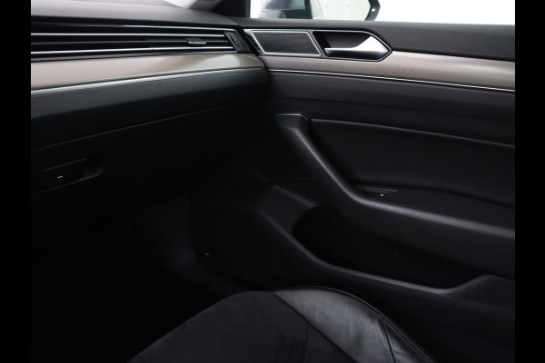 Volkswagen Arteon 2.0 TDI Elegance | Panoramadak | Stoelverwarming | Camera | Leder/Alcantara | Virtual Cockpit | Adaptive cruise | Keyless | LED Plus | Carplay | Navigatie