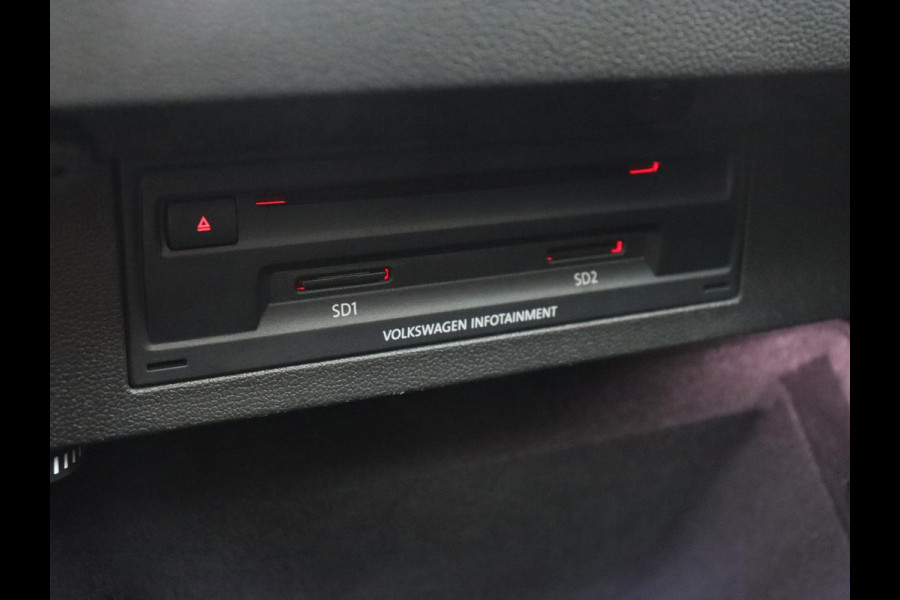 Volkswagen Arteon 2.0 TDI Elegance | Panoramadak | Stoelverwarming | Camera | Leder/Alcantara | Virtual Cockpit | Adaptive cruise | Keyless | LED Plus | Carplay | Navigatie