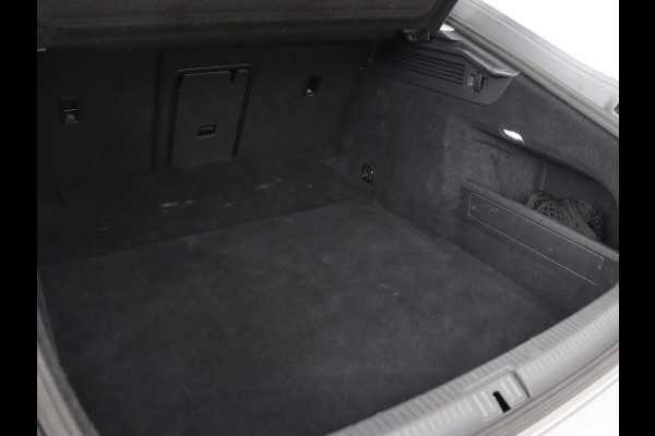 Volkswagen Arteon 2.0 TDI Elegance | Panoramadak | Stoelverwarming | Camera | Leder/Alcantara | Virtual Cockpit | Adaptive cruise | Keyless | LED Plus | Carplay | Navigatie