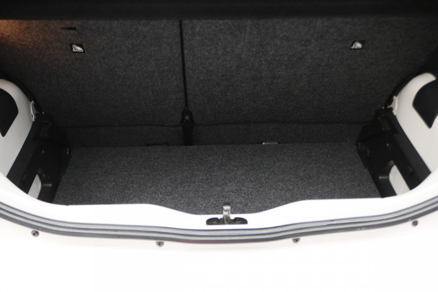 Volkswagen up! 1.0 BMT move up! 5-Deurs, LED, Airco, DAB, Front Assist