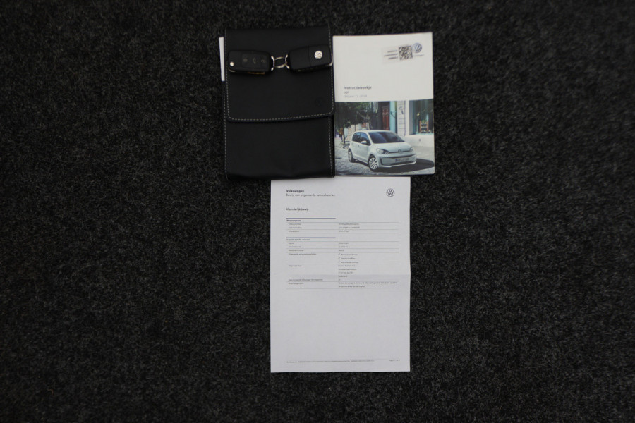Volkswagen up! 1.0 BMT move up! 5-Deurs, LED, Airco, DAB, Front Assist