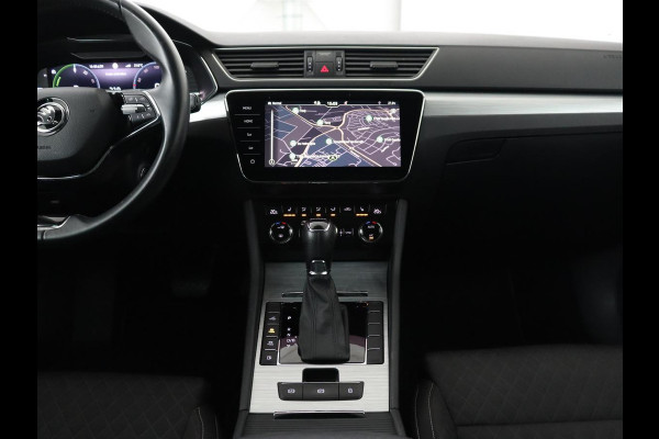 Škoda Superb 1.4 TSI iV Business Edition | Trekhaak | Stoelverwarming | Adaptive cruise | Carplay | Virtual Cockpit | Full LED | Keyless | Navigatie