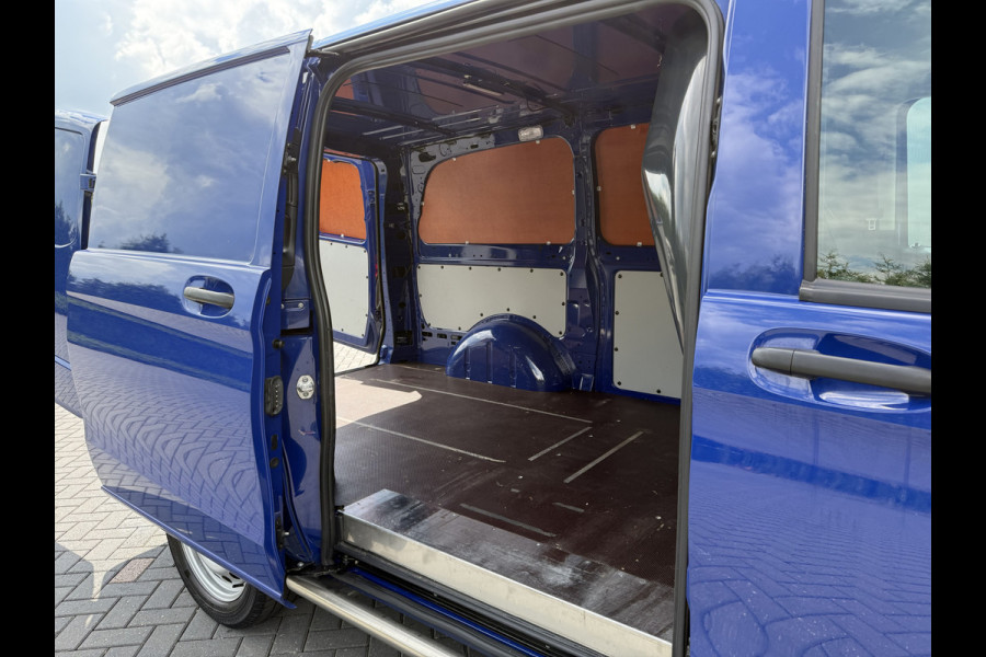 Mercedes-Benz Vito 114 CDI 136 PK AUTOMAAT / L2H1 / AIRCO / CRUISE / NAVI / CAMERA / NETTE BUS