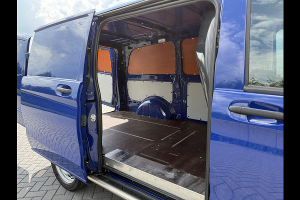 Mercedes-Benz Vito 114 CDI 136 PK AUTOMAAT / L2H1 / AIRCO / CRUISE / NAVI / CAMERA / NETTE BUS