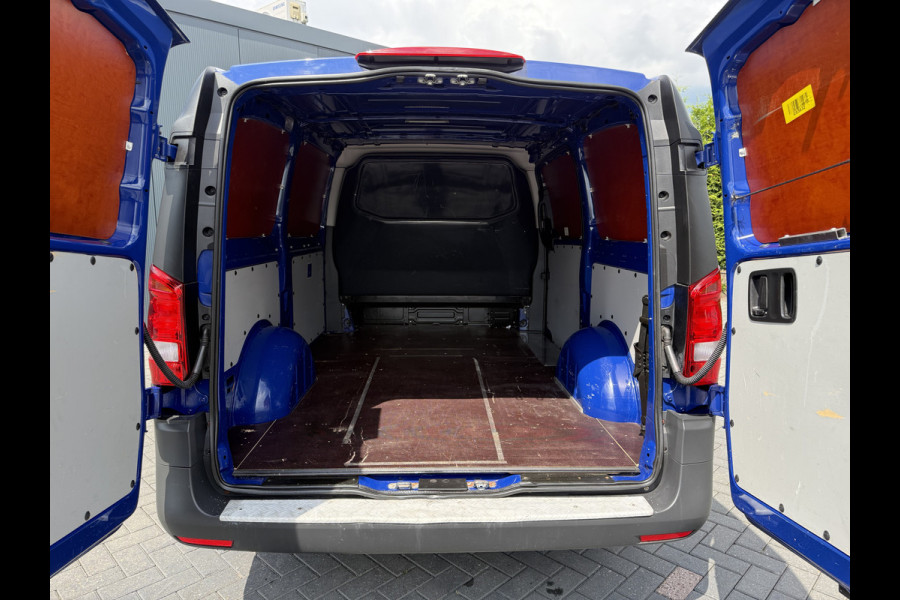 Mercedes-Benz Vito 114 CDI 136 PK AUTOMAAT / L2H1 / AIRCO / CRUISE / NAVI / CAMERA / NETTE BUS