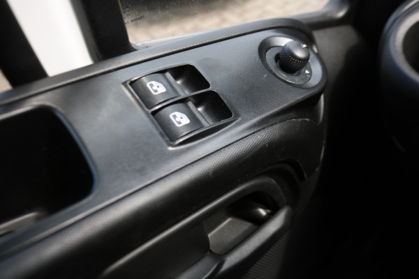 Iveco Daily 35S18 3.0 Meubelbak met Laadklep Airco