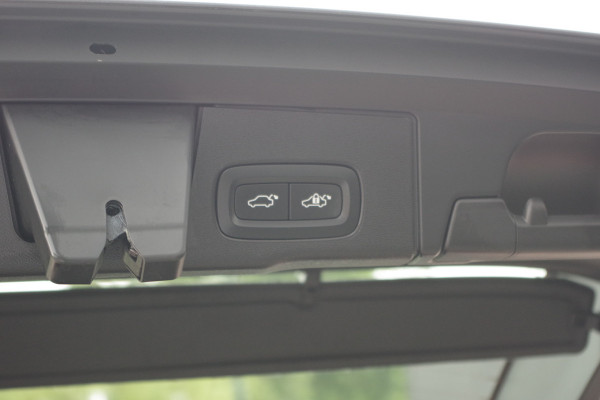 Volvo XC60 2.0 Recharge T8 AWD 390 PK Inscription PHEV, Leder, Panoramadak, Keyless, Camera, LED
