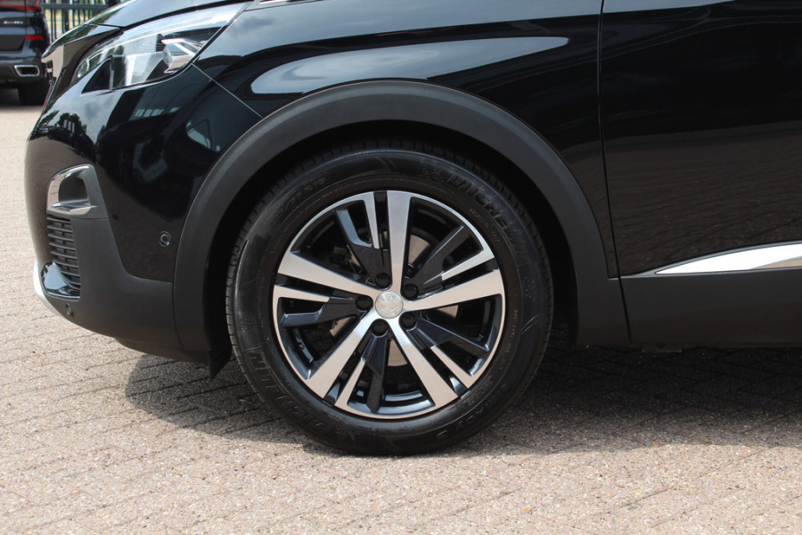 Peugeot 3008 1.6 PureTech GT Line 44.763 km! / Trekhaak / Camera / Navigatie / Keyless / 18'' / Stoelverwarming / DAB / Cruise Control