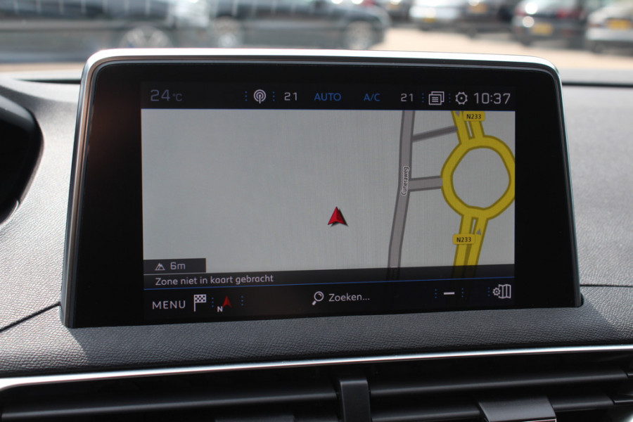 Peugeot 3008 1.6 PureTech GT Line 44.763 km! / Trekhaak / Camera / Navigatie / Keyless / 18'' / Stoelverwarming / DAB / Cruise Control